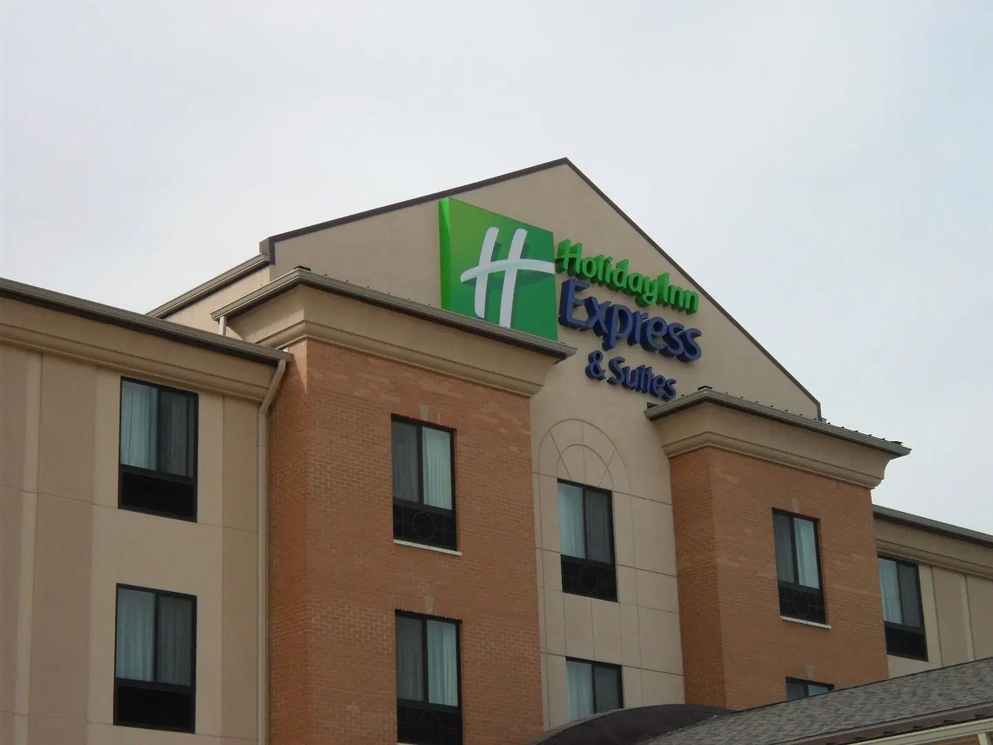 Holiday Inn Express & Suites Urbandale Des Moines by IHG EXTERIOR