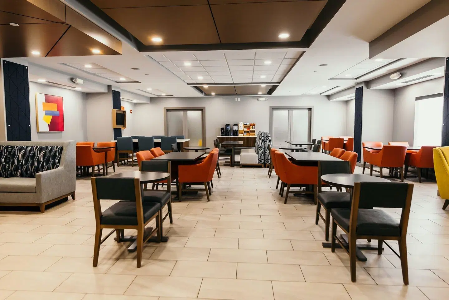 Holiday Inn Express & Suites Urbandale Des Moines by IHG Restaurant