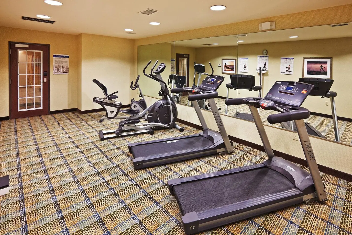 Holiday Inn Express & Suites Okmulgee by IHG SPORTS_AND_LEISURE