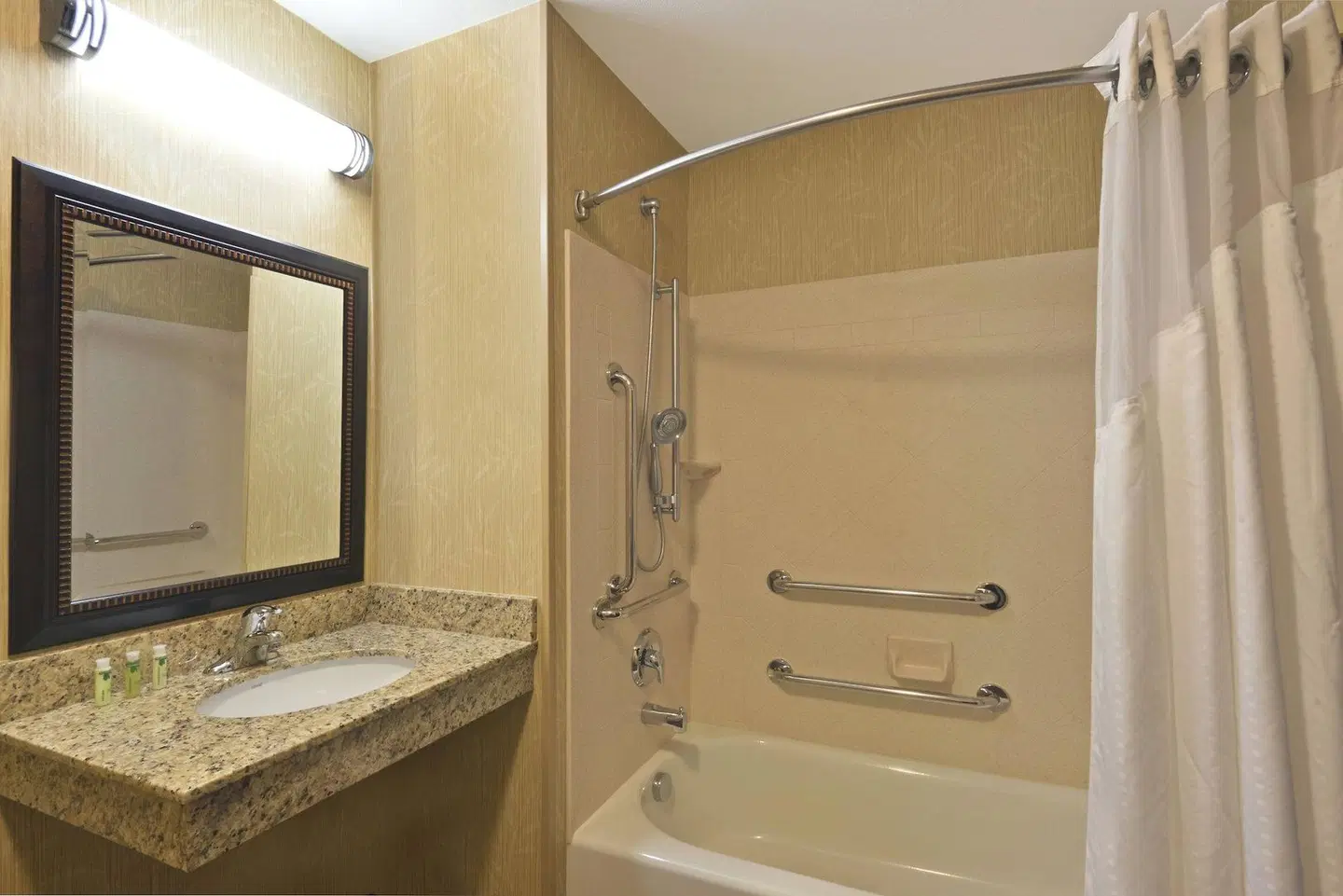 Holiday Inn Express & Suites Richfield by IHG Badezimmer