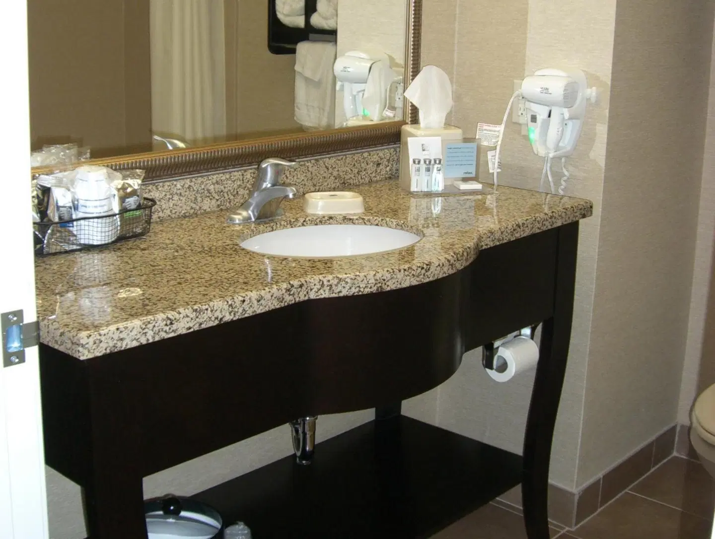 Hampton Inn & Suites Pueblo/North Badezimmer