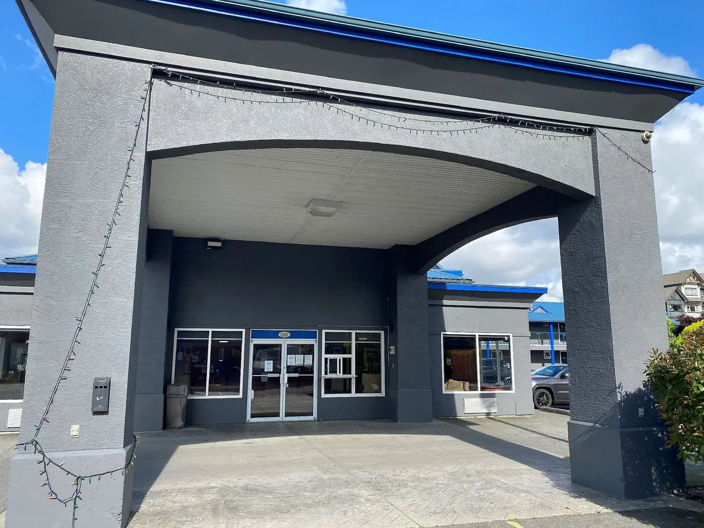 Travelodge Langley City EXTERIOR