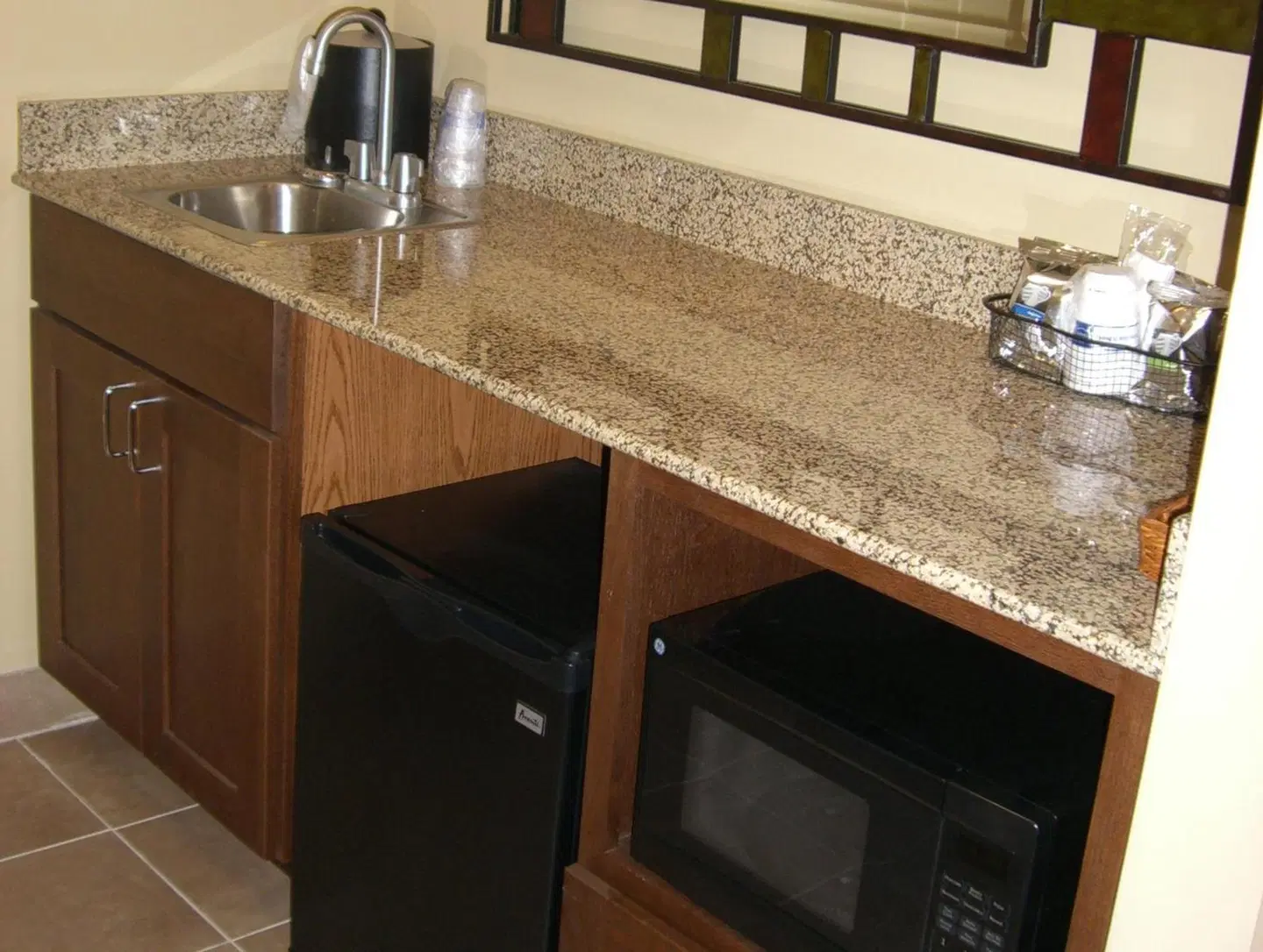 Hampton Inn & Suites Pueblo/North ROOM_EXAMPLE