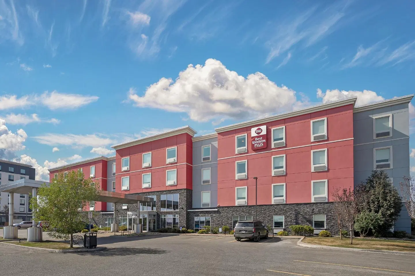 Best Western Plus Airport Inn & Suites EXTERIOR