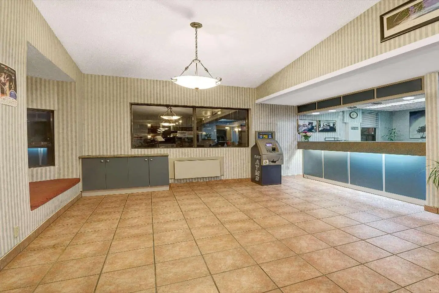 Super 8 by Wyndham, Niagara Falls North LOUNGE_LOBBY
