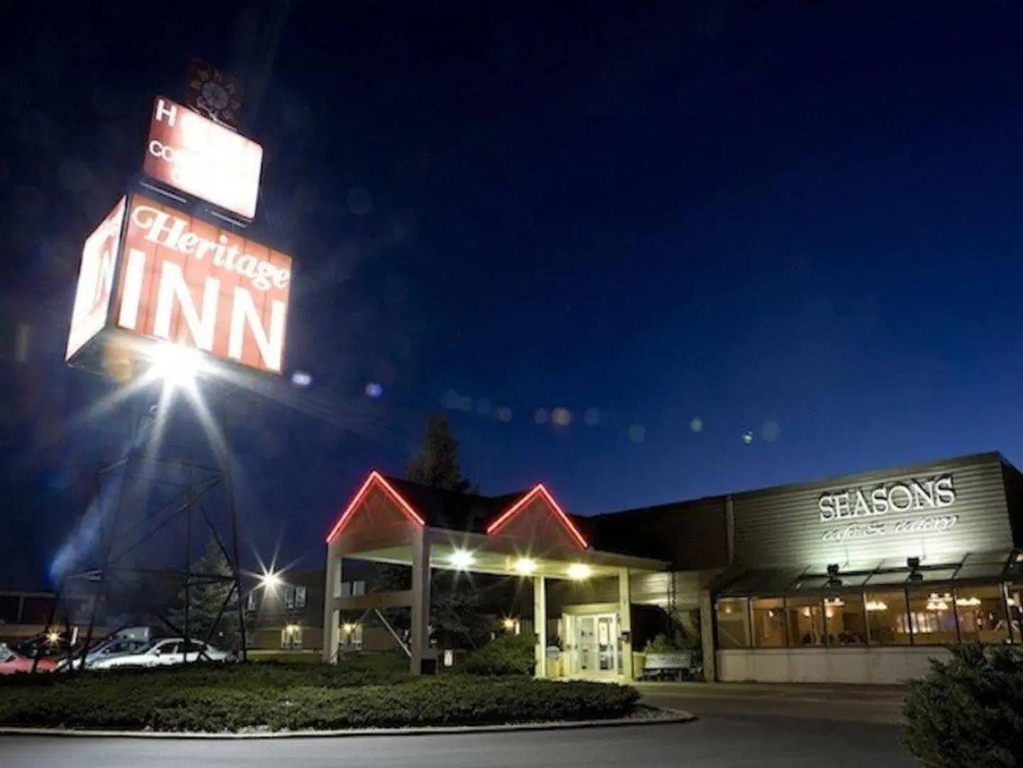 Heritage Inn Hotel & Convention Centre - Moose Jaw EXTERIOR