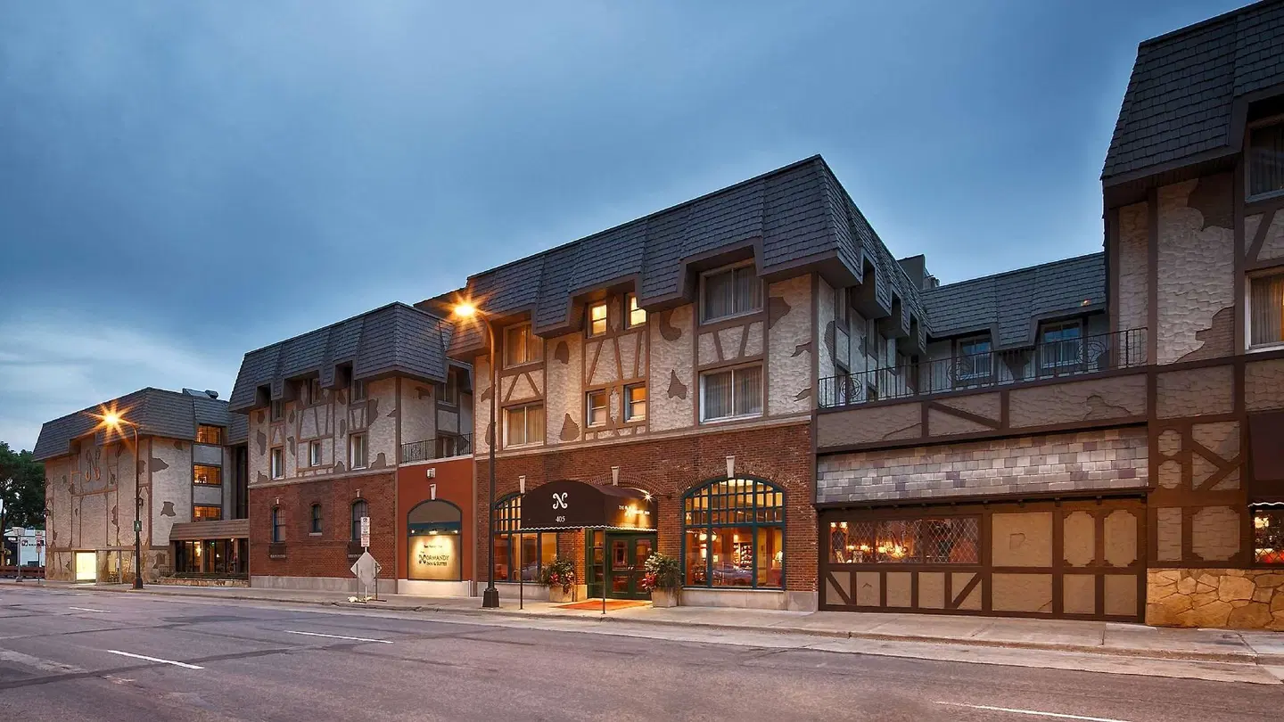 Best Western Plus The Normandy Inn & Suites EXTERIOR
