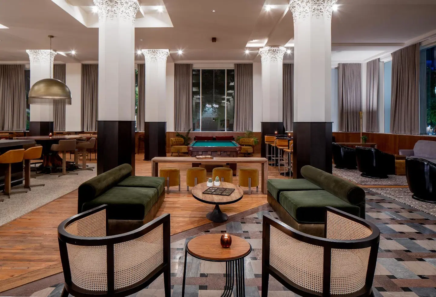 The Last Hotel LOUNGE_LOBBY