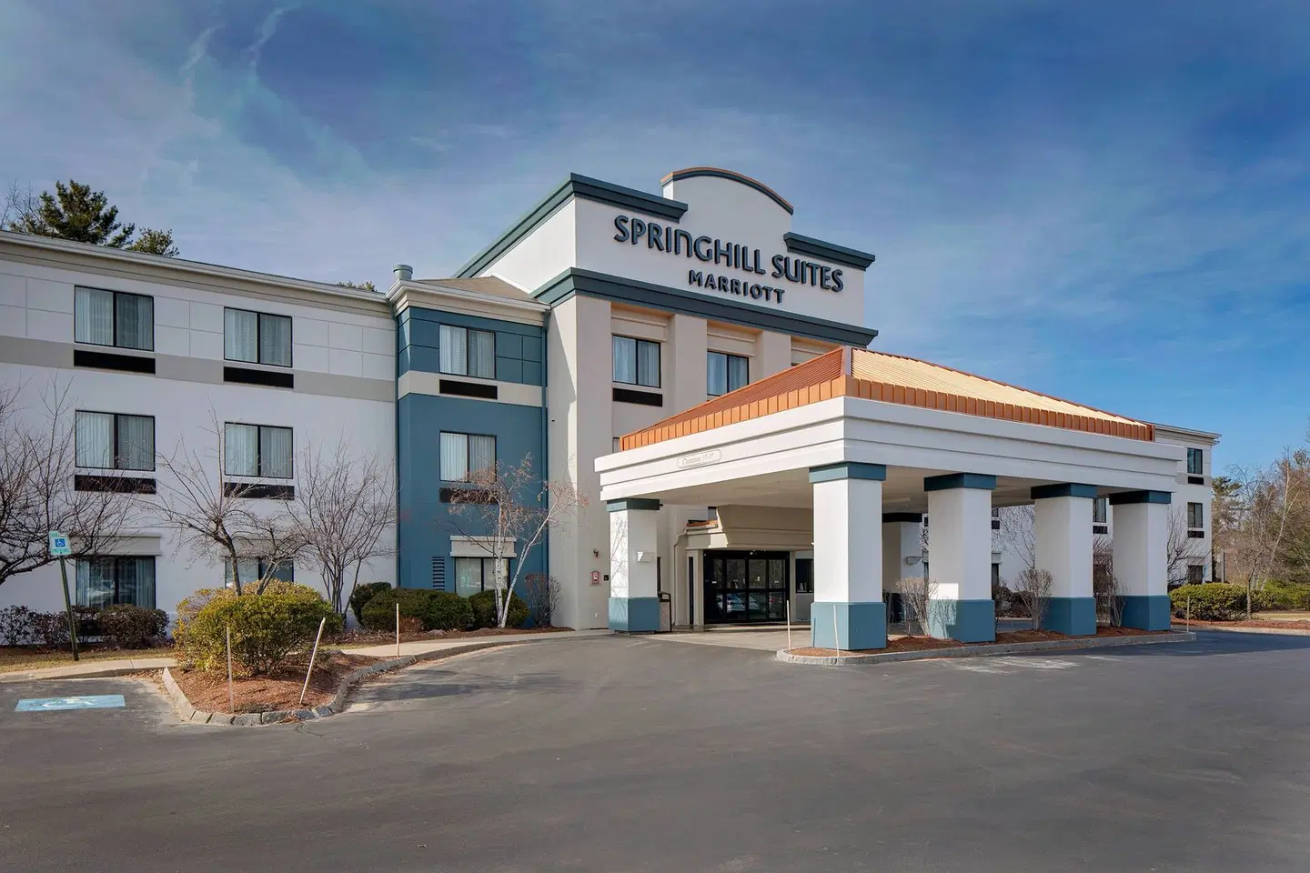 SpringHill Suites by Marriott Manchester-Boston Regional Airport EXTERIOR