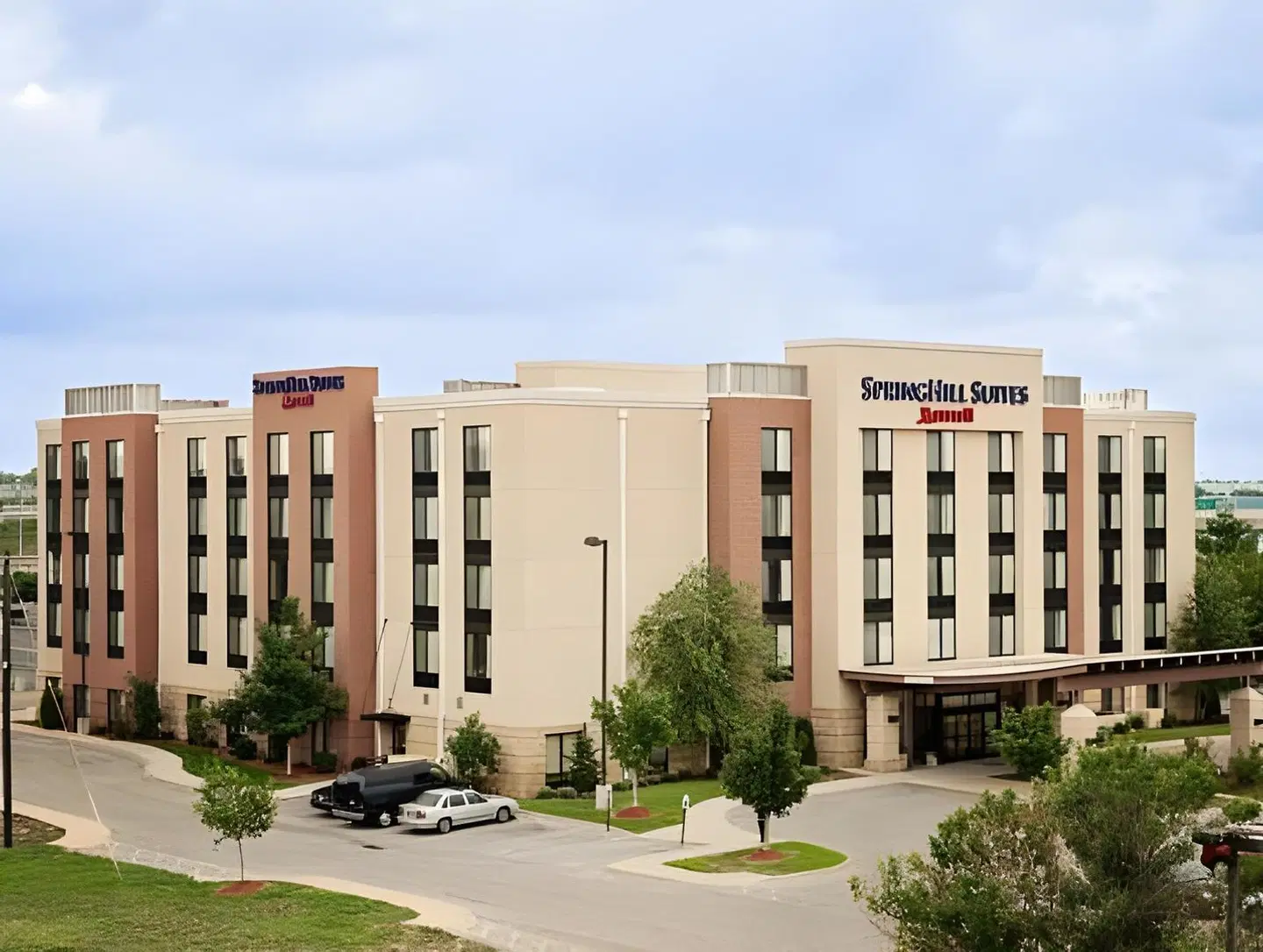 SpringHill Suites by Marriott Louisville Airport EXTERIOR