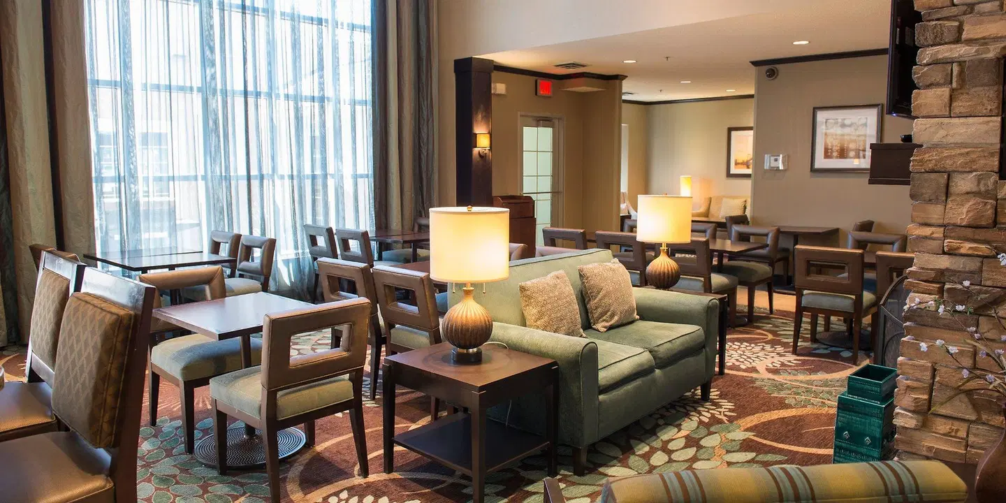Staybridge Suites Fargo by IHG LOUNGE_LOBBY