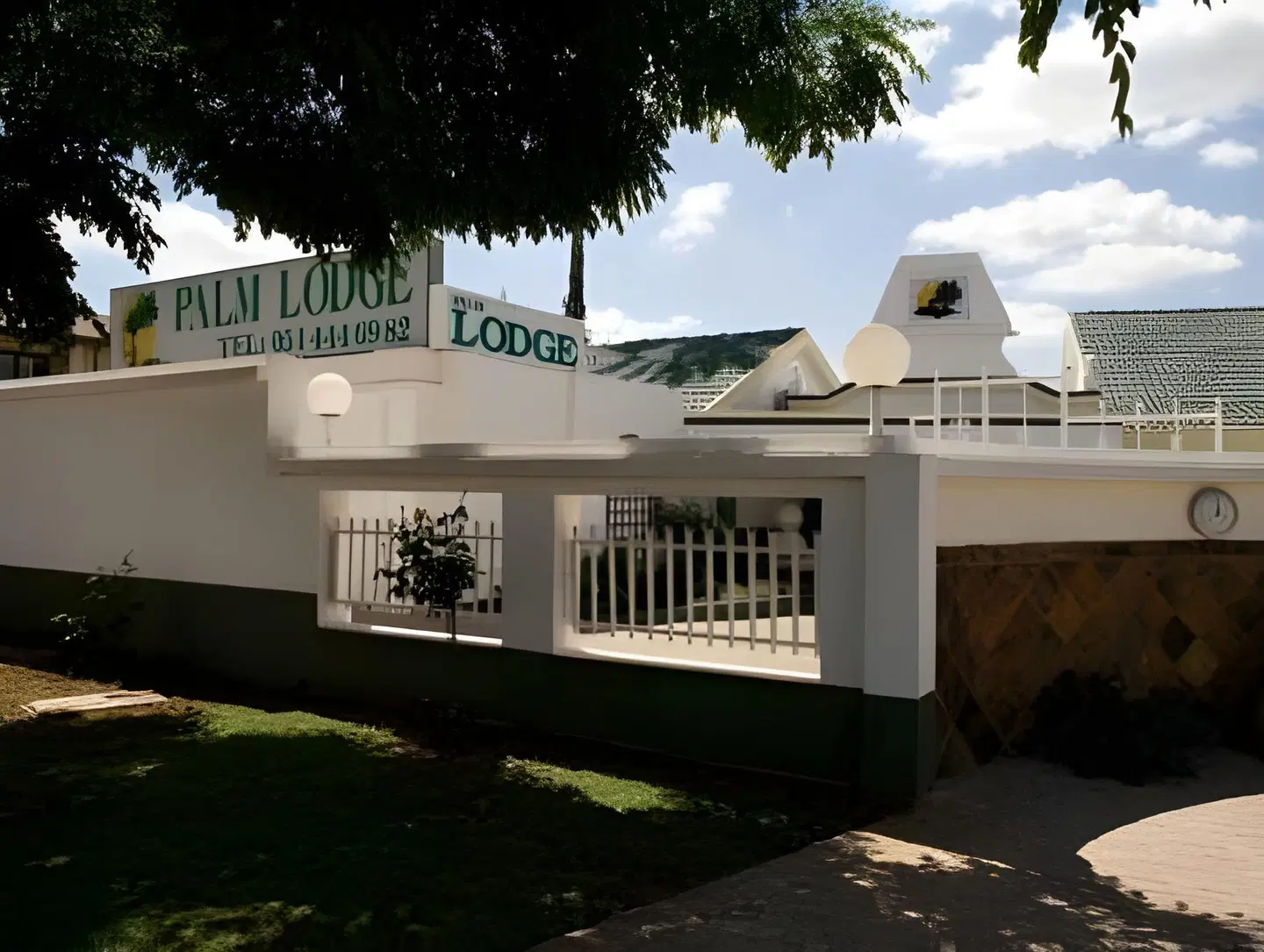 Palm Lodge Guest House EXTERIOR