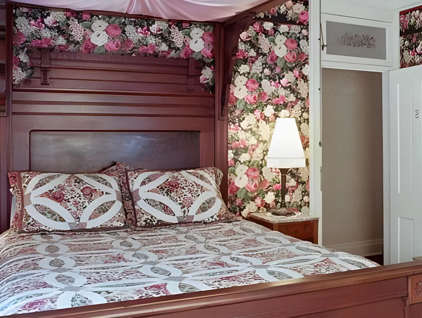 St. Elmo Hotel ROOM_EXAMPLE