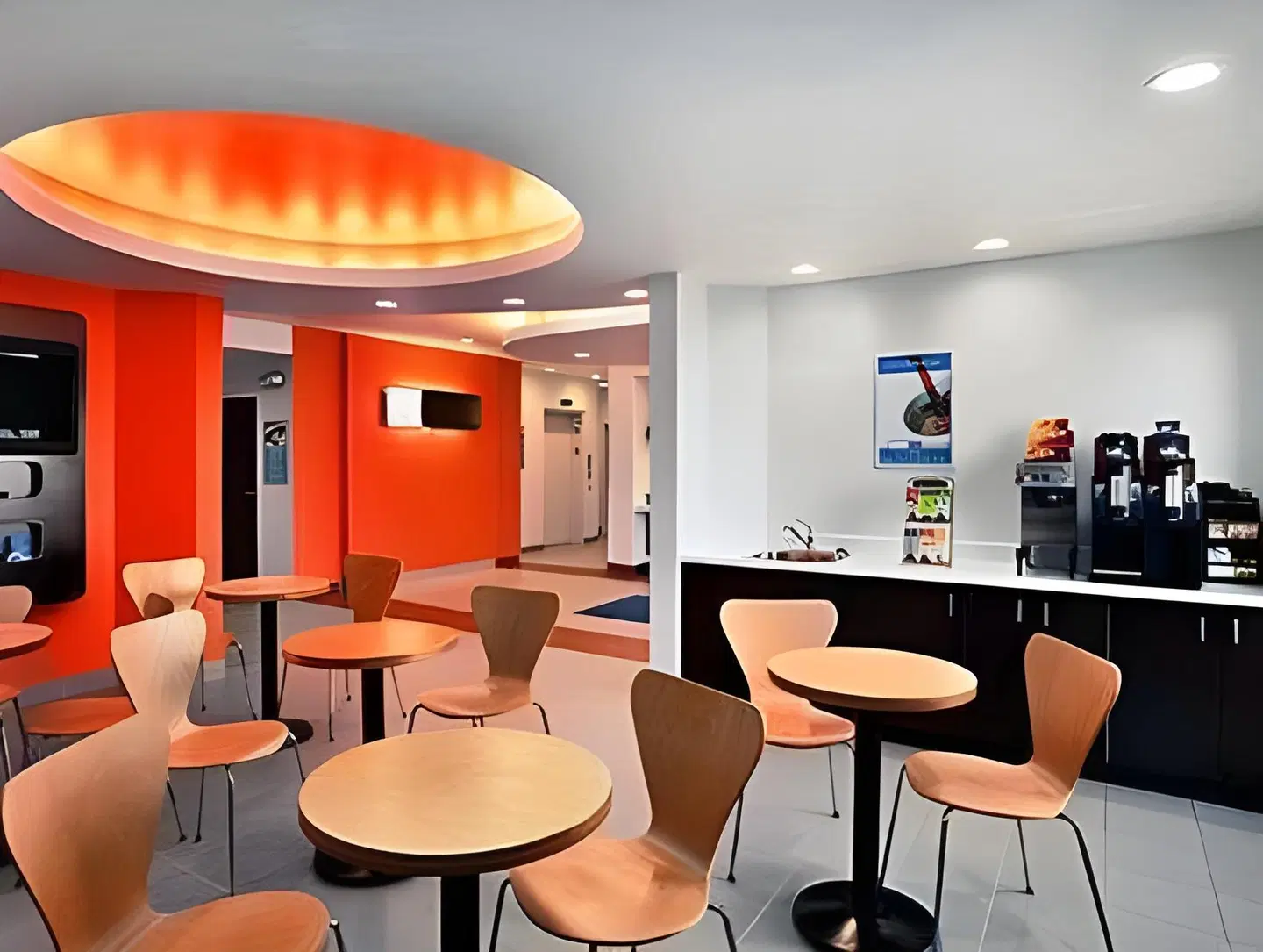Motel 6 Swift Current, SK Bar