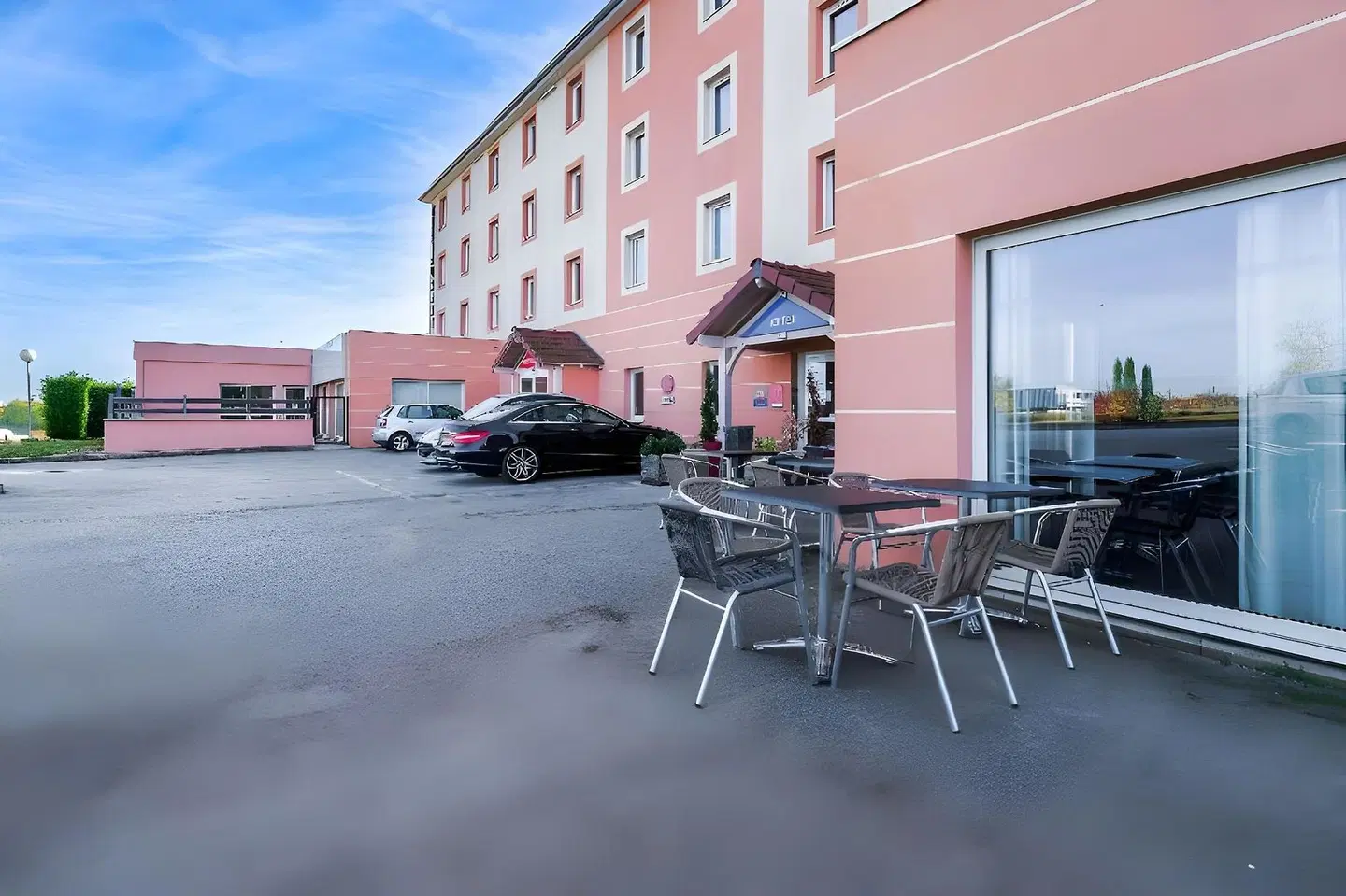Kyriad Dijon Sud - Longvic Terrasse