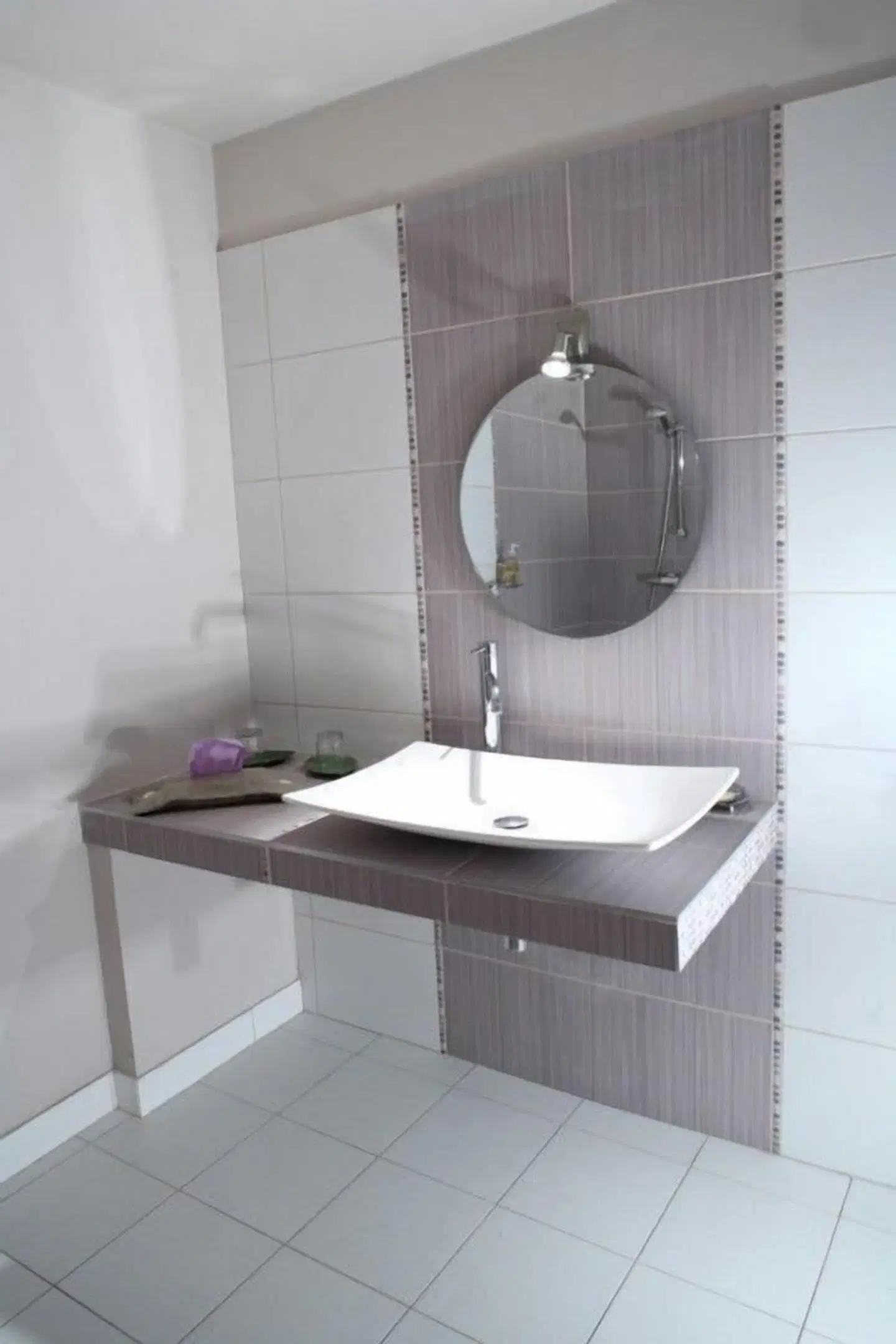 Hôtel Le Relais Louis XI Badezimmer
