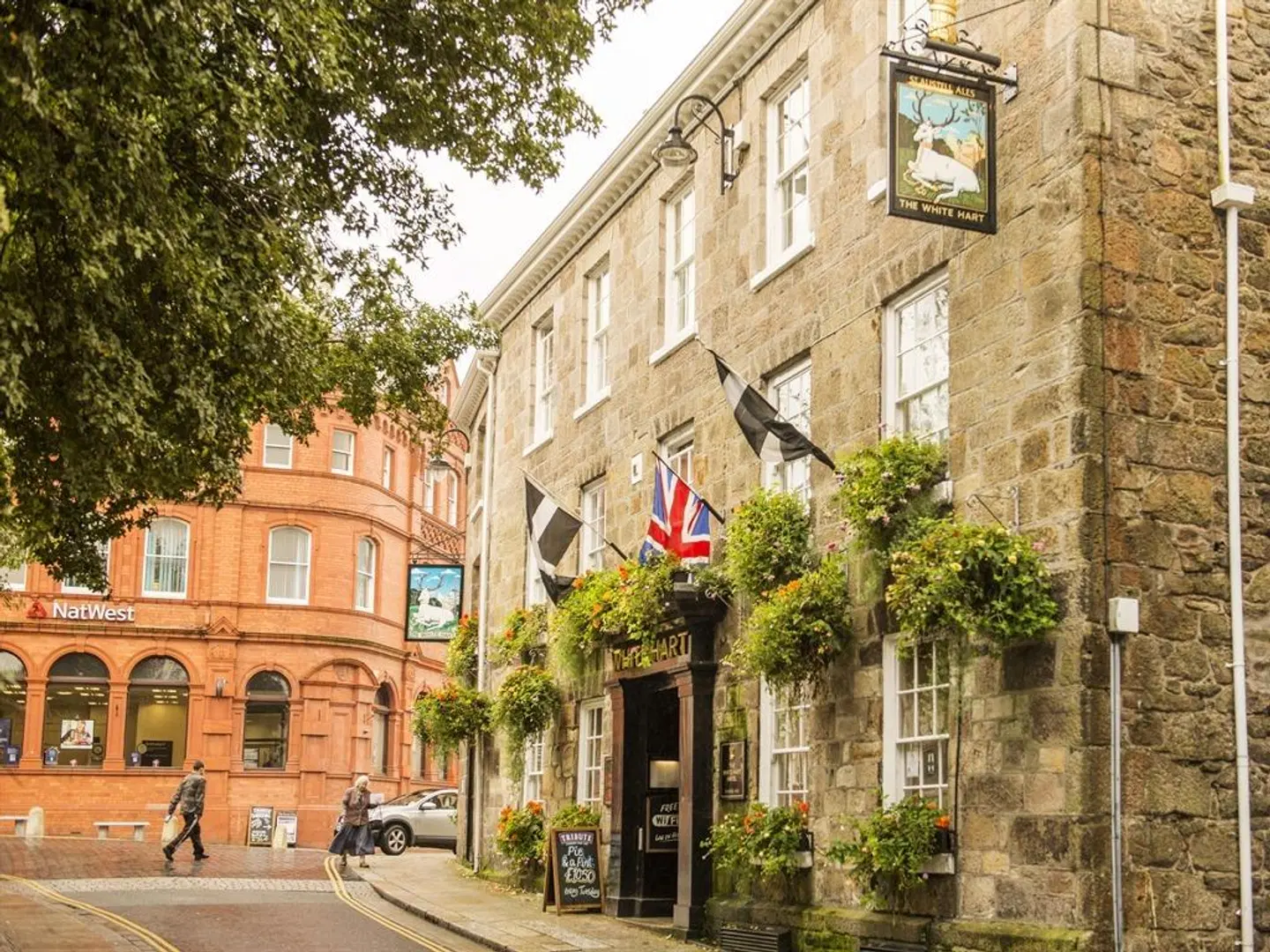 White Hart Hotel EXTERIOR