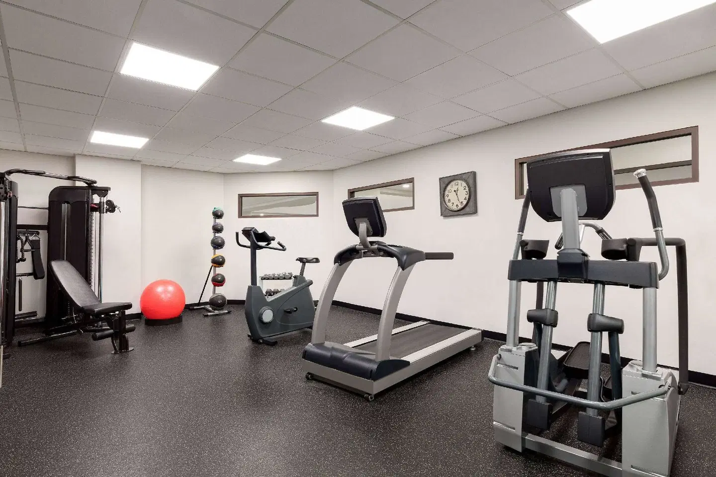 Wingate by Wyndham Green Bay/Airport SPORTS_AND_LEISURE