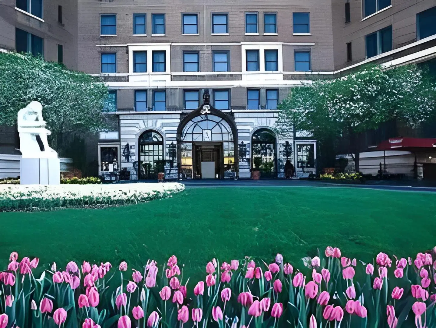 The Raphael Hotel, Autograph Collection EXTERIOR