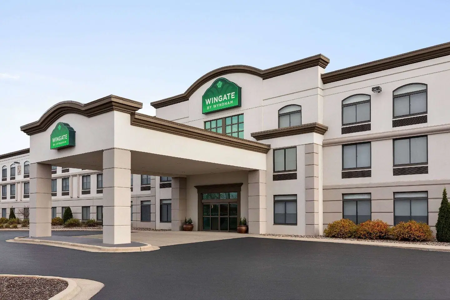 Wingate by Wyndham Green Bay/Airport EXTERIOR