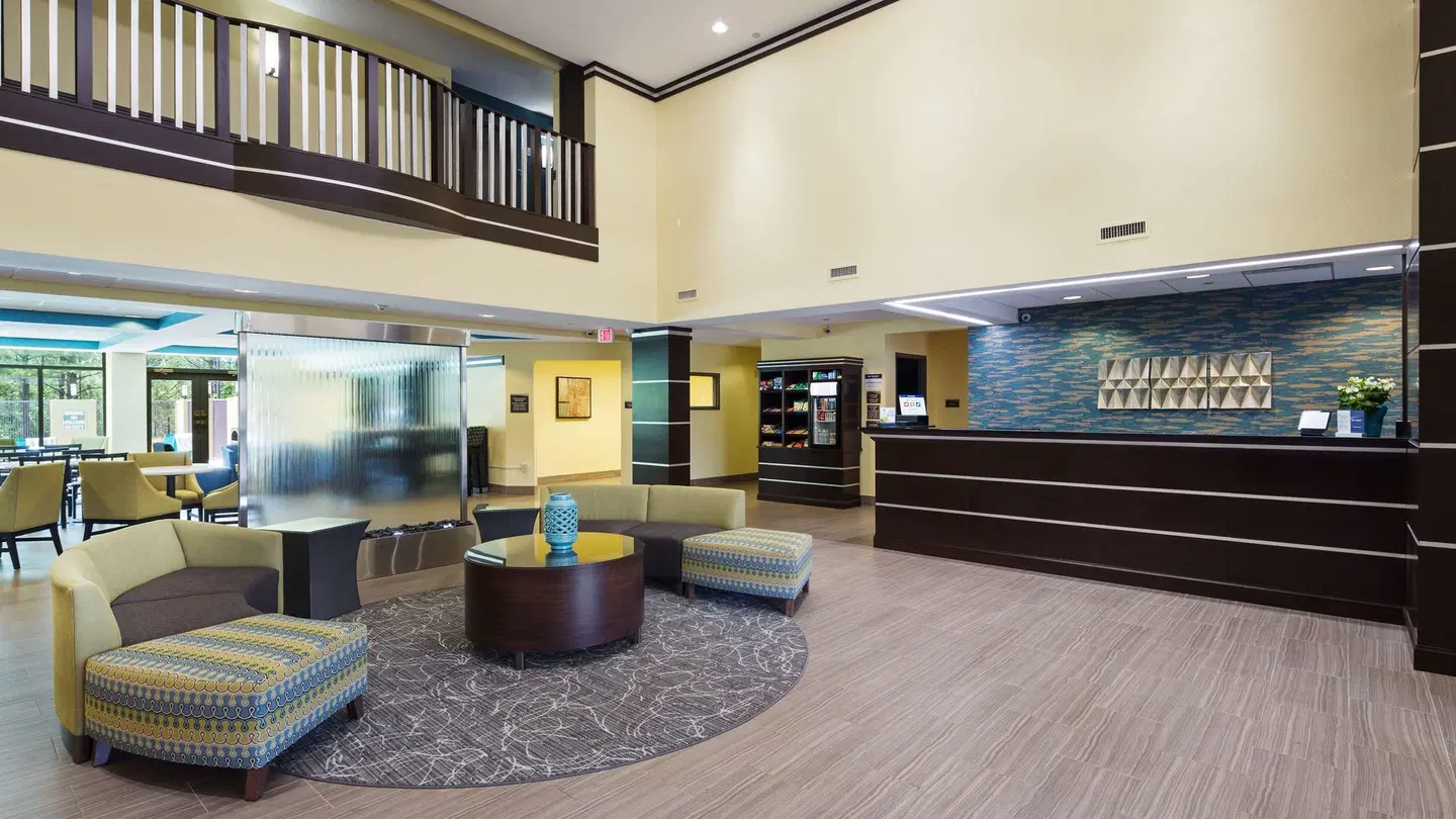 Best Western Plus Birmingham Inn & Suites LOUNGE_LOBBY