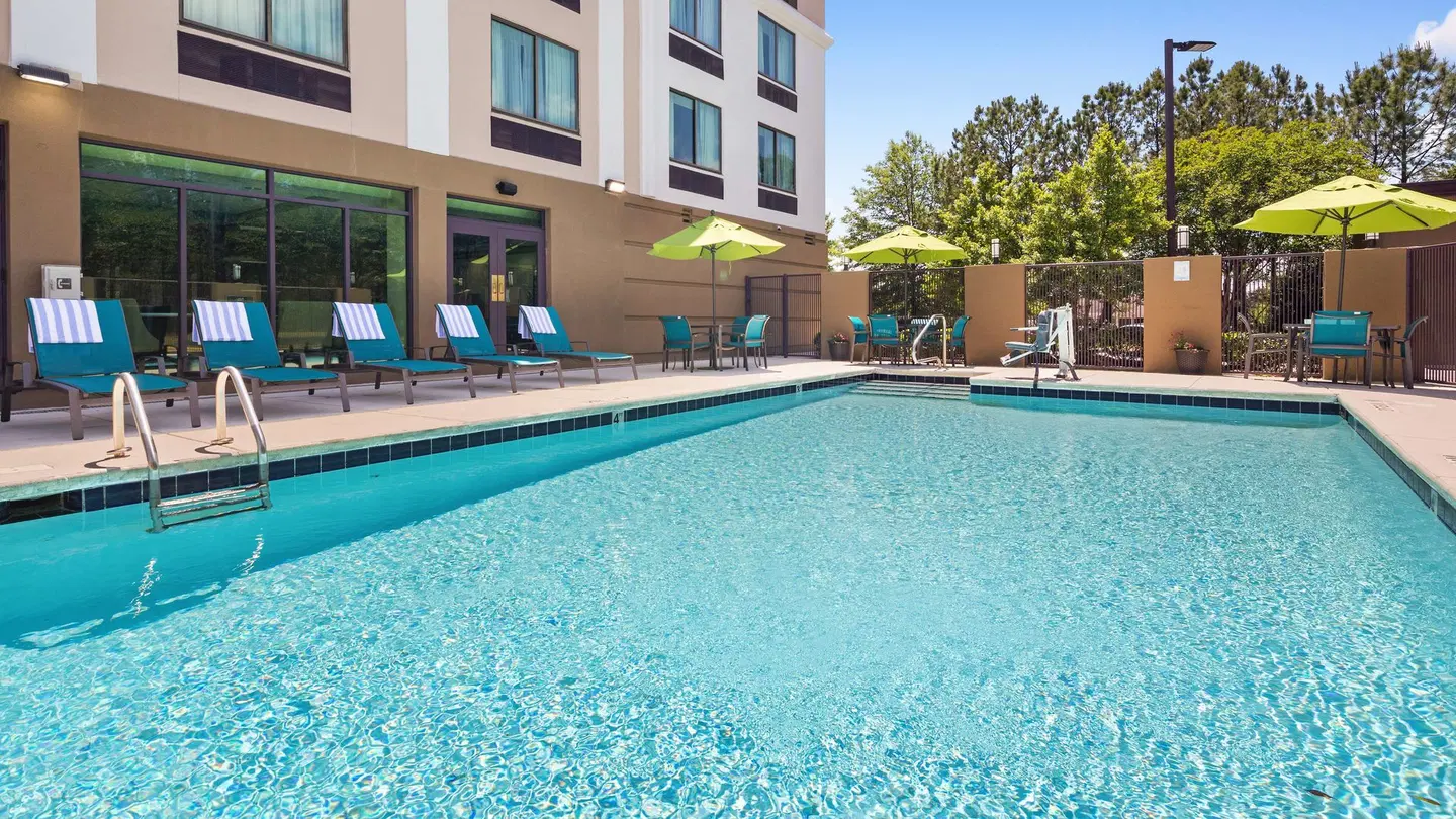 Best Western Plus Birmingham Inn & Suites OUTDOOR_POOL