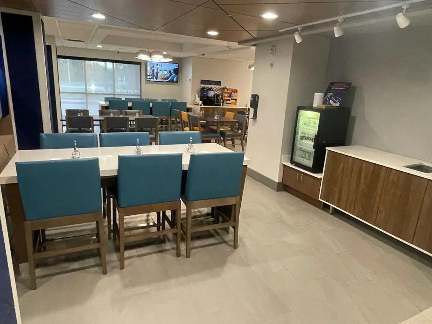 Holiday Inn Express & Suites Ft Lauderdale N - Exec Airport by IHG Bar
