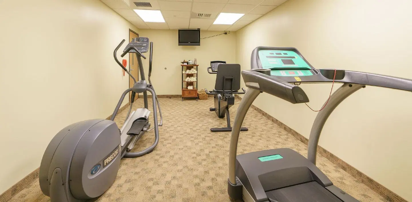 Supertel Inn & Conference Center SPORTS_AND_LEISURE