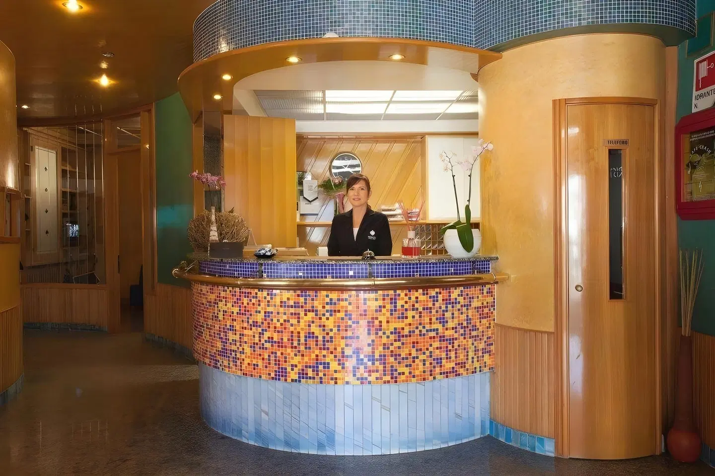 Christian LOUNGE_LOBBY