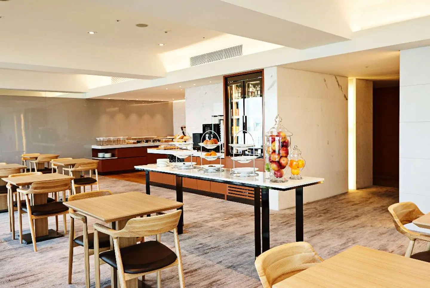 Ramada Plaza Suwon Bar