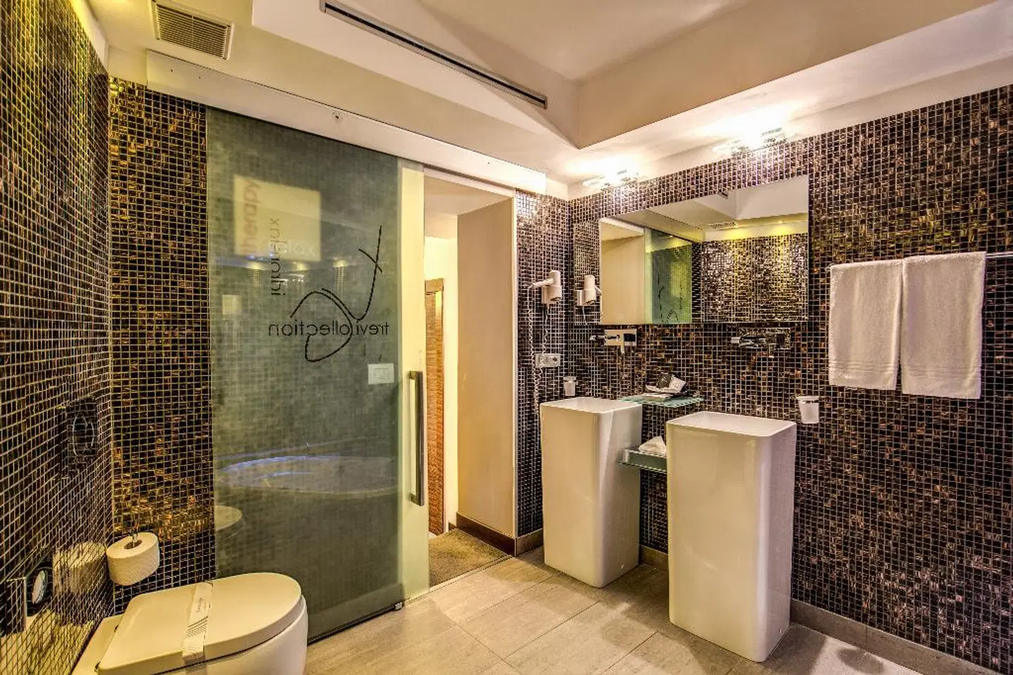 Hotel Trevi Collection Badezimmer