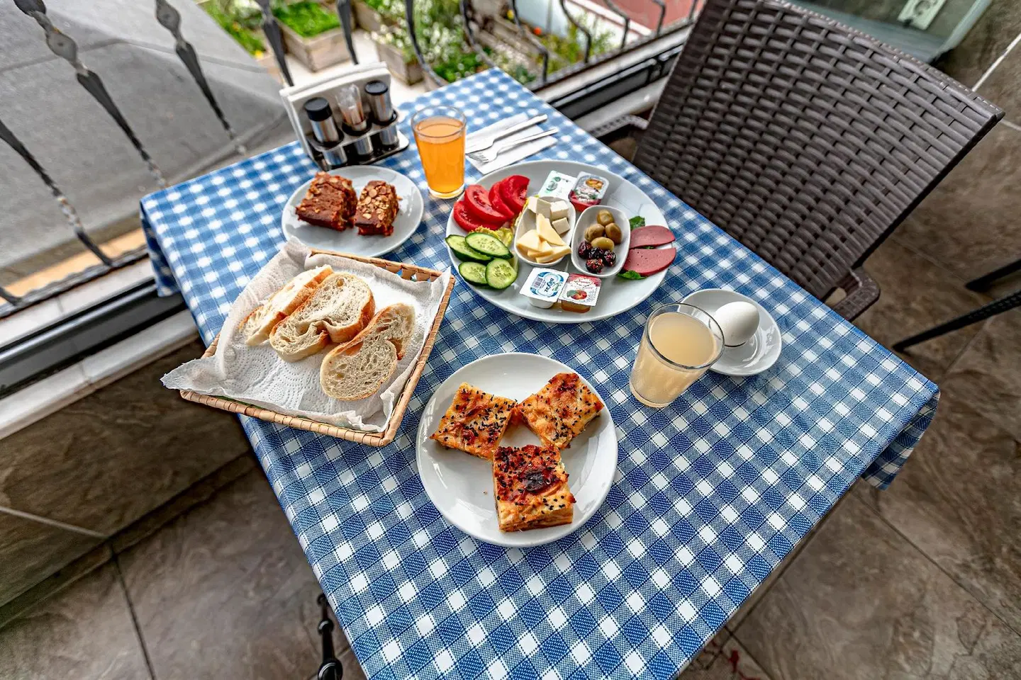 Stanpoli Hotel Restaurant