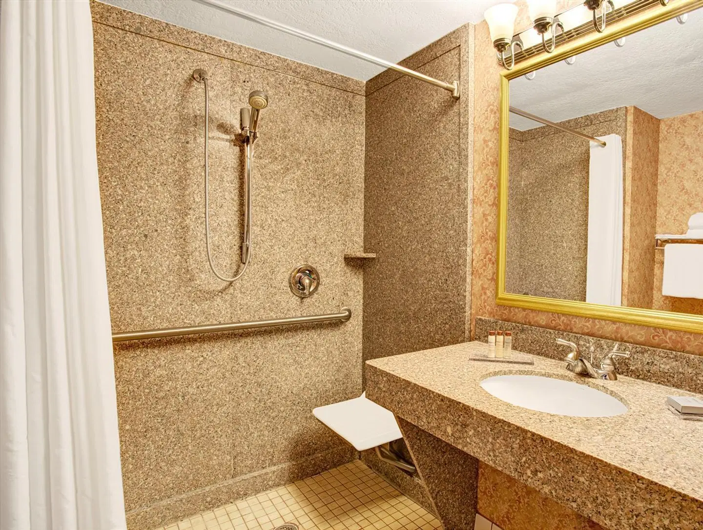 Best Western Plus St. Augustine I-95 Badezimmer