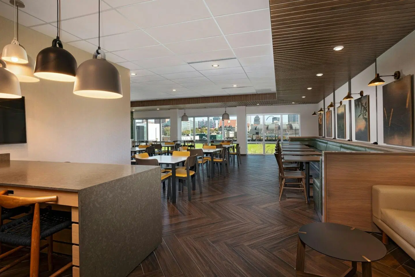 Fairfield by Marriott Inn & Suites St. Louis Downtown Bar