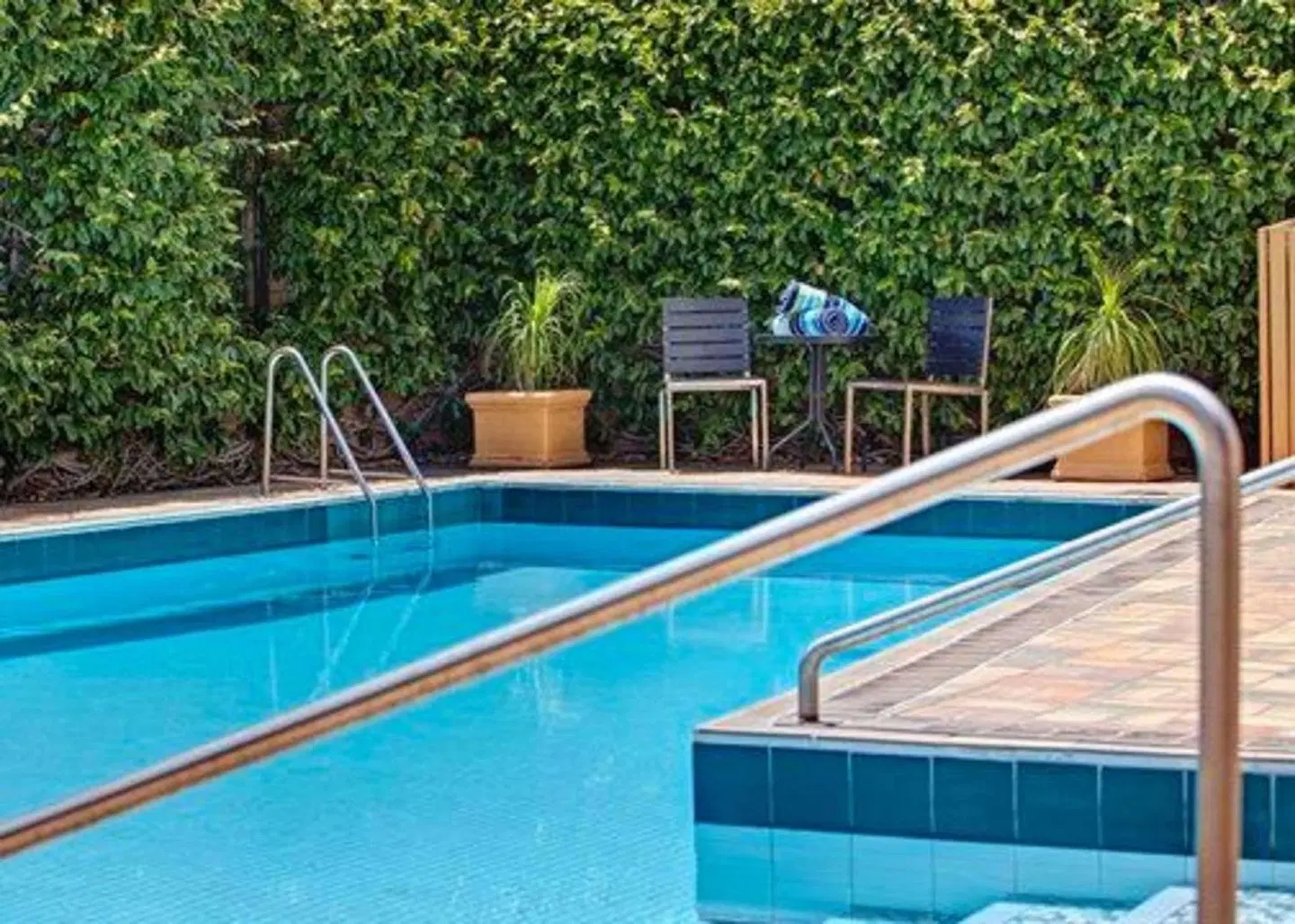 Haven Marina OUTDOOR_POOL