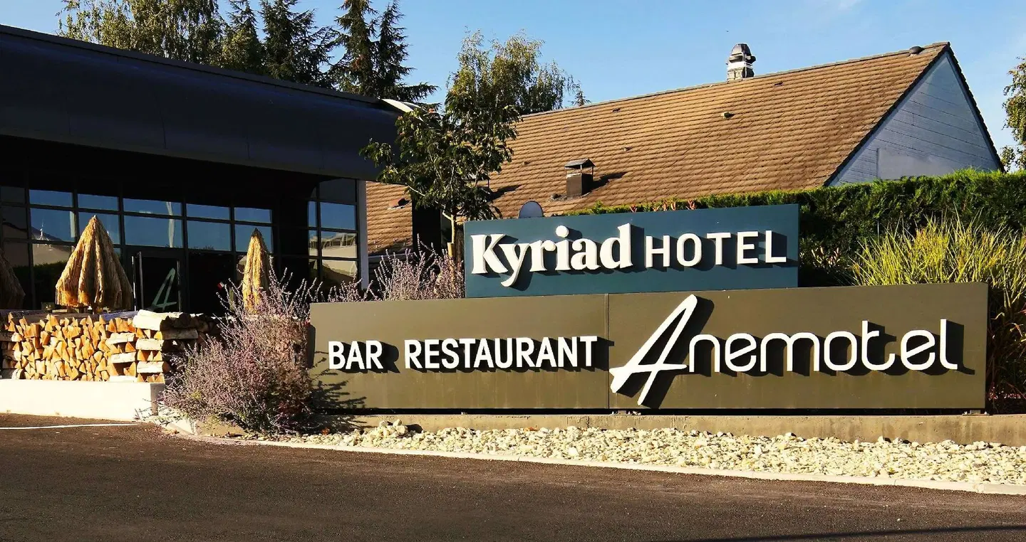 Kyriad Clermont Ferrand Nord - Riom EXTERIOR