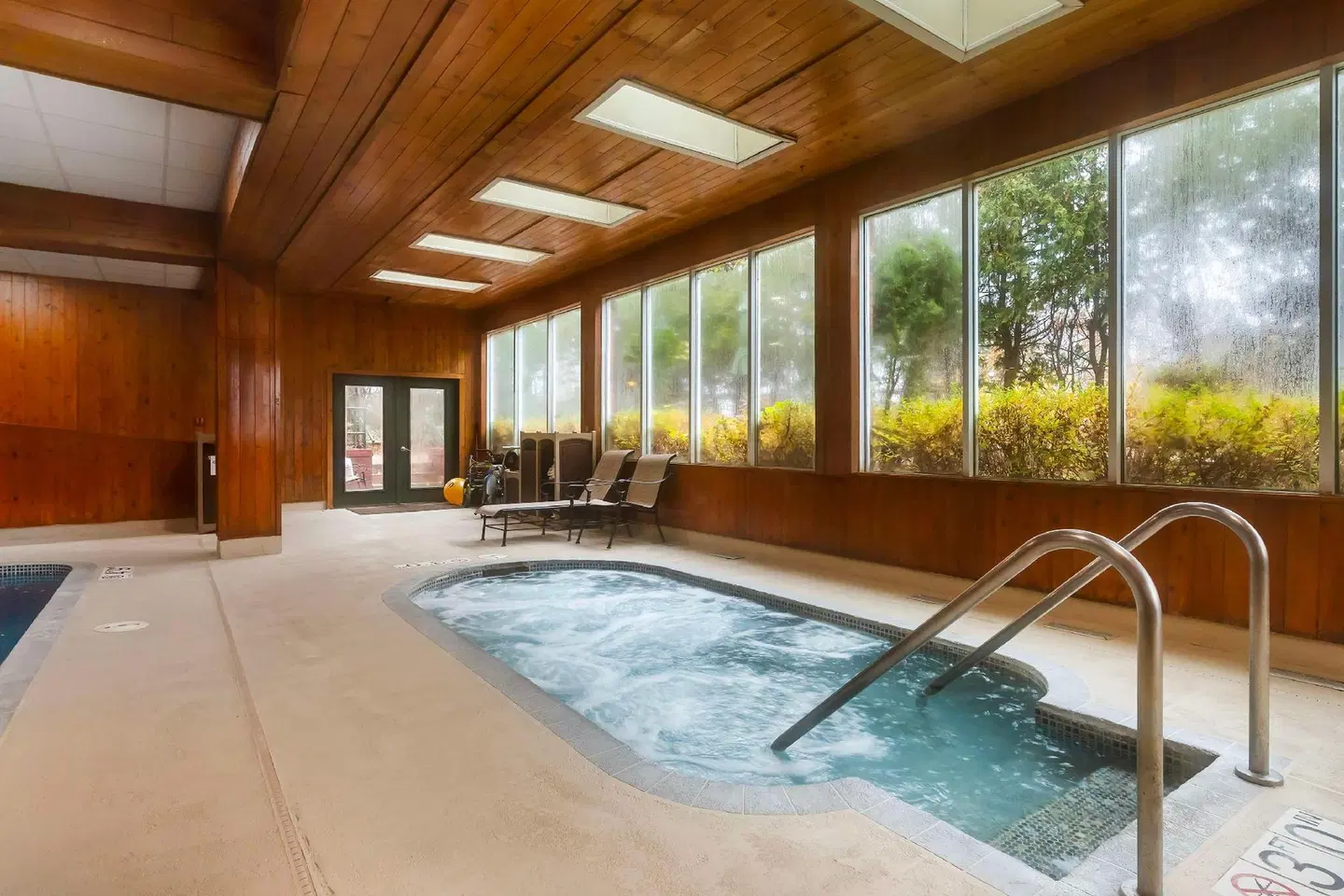 Best Western Plus Concord Inn Hallenbad