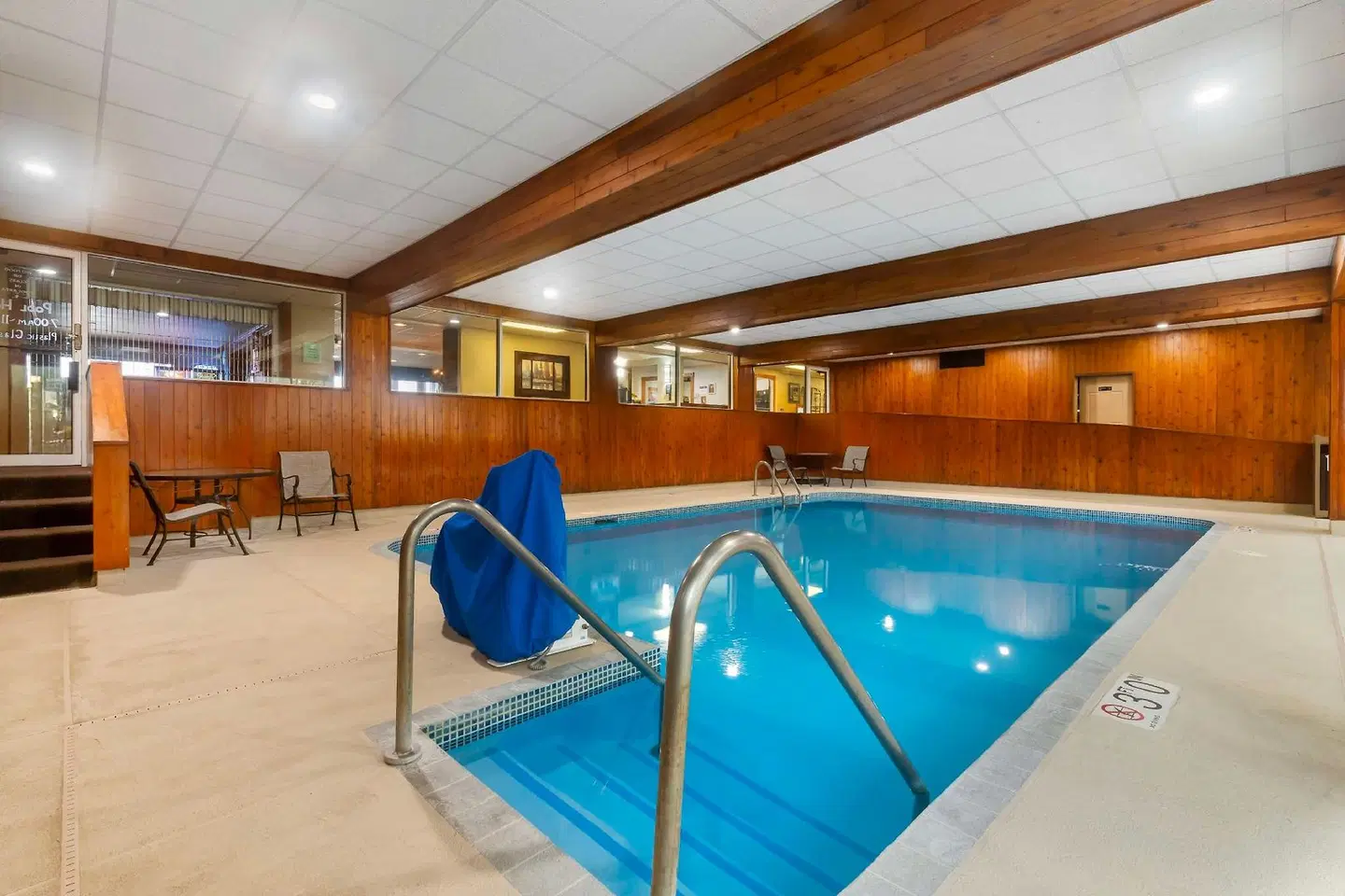 Best Western Plus Concord Inn Hallenbad