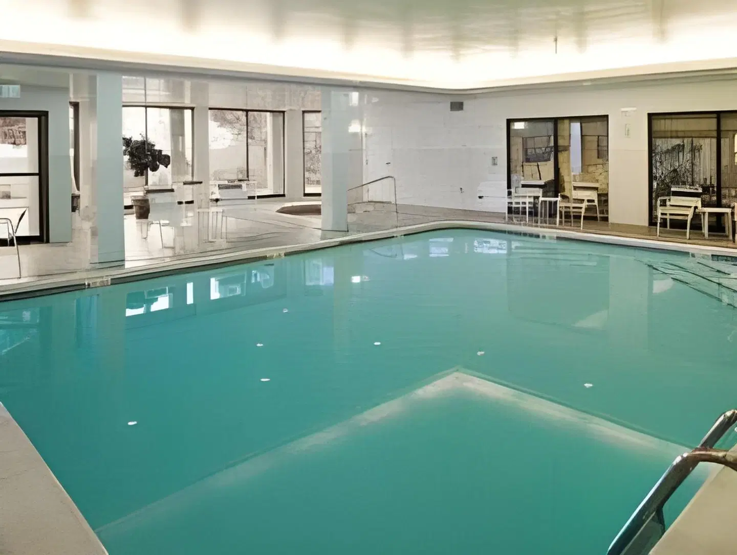 Courtyard by Marriott Wichita East Hallenbad