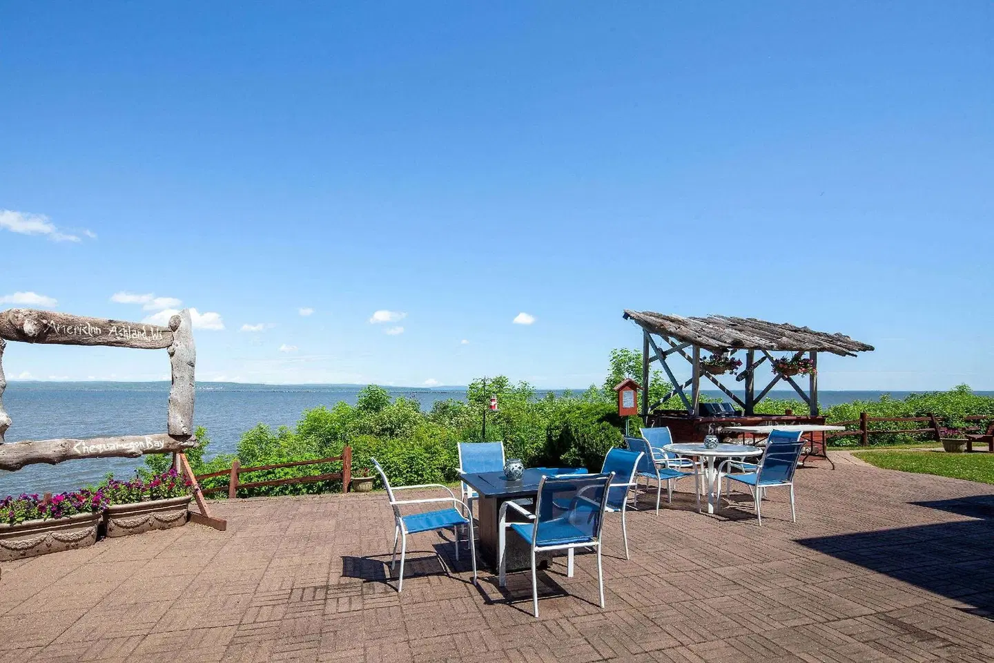 AmericInn by Wyndham Ashland Terrasse