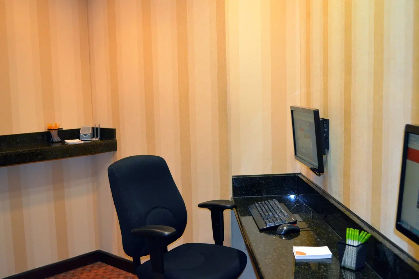 Courtyard by Marriott Detroit Downtown ROOM_EXAMPLE