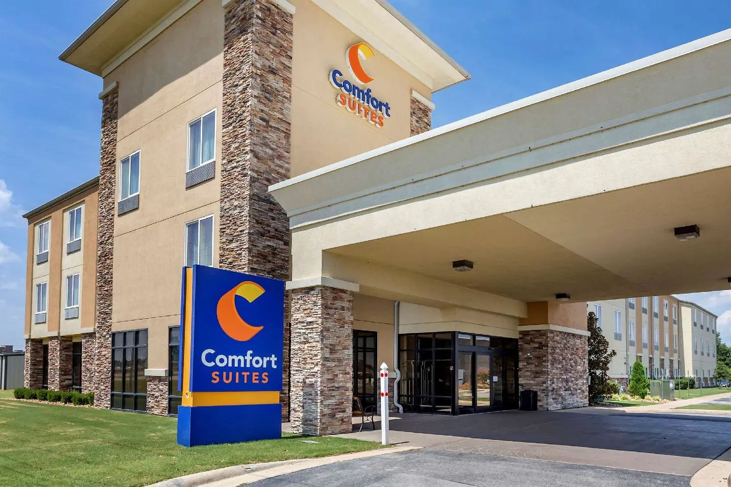 Comfort Suites Jonesboro EXTERIOR