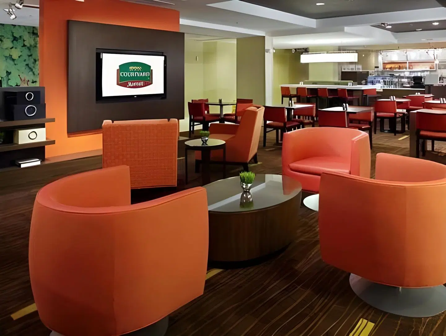 Courtyard by Marriott Paducah Bar
