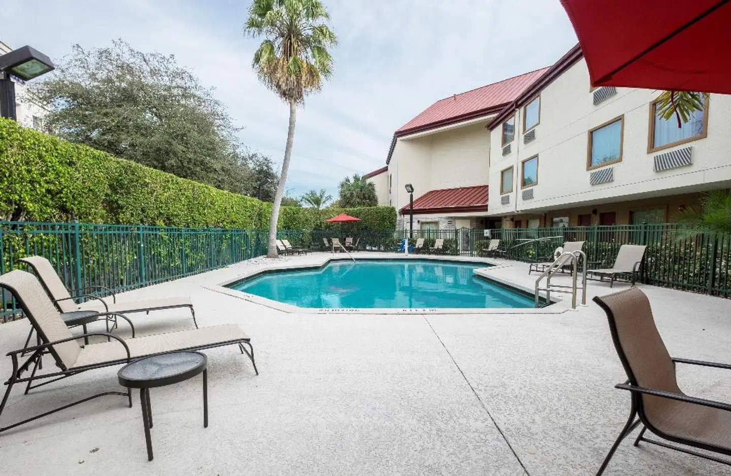 Red Roof PLUS+ West Palm Beach OUTDOOR_POOL