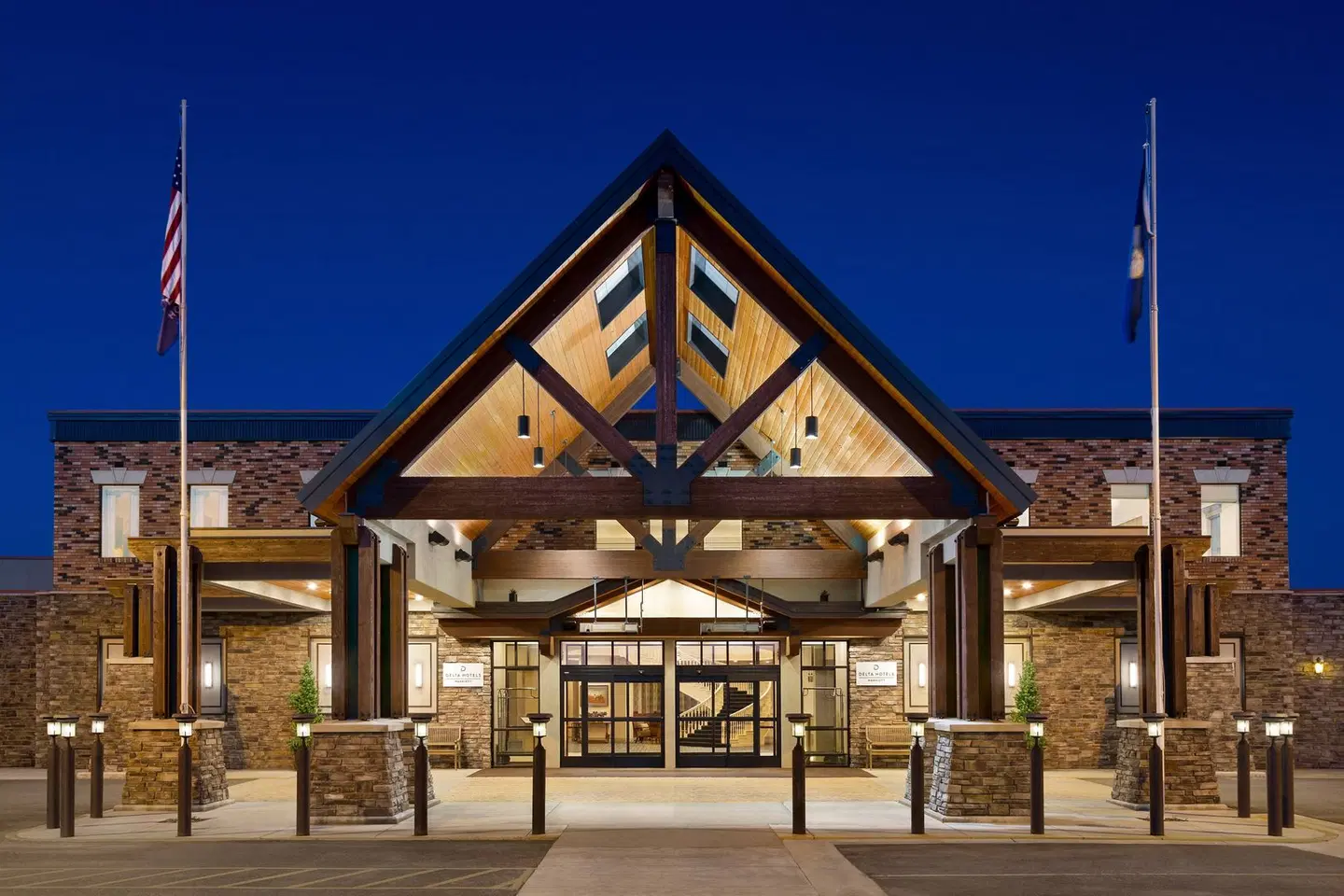 Delta Hotels by Marriott Helena Colonial EXTERIOR