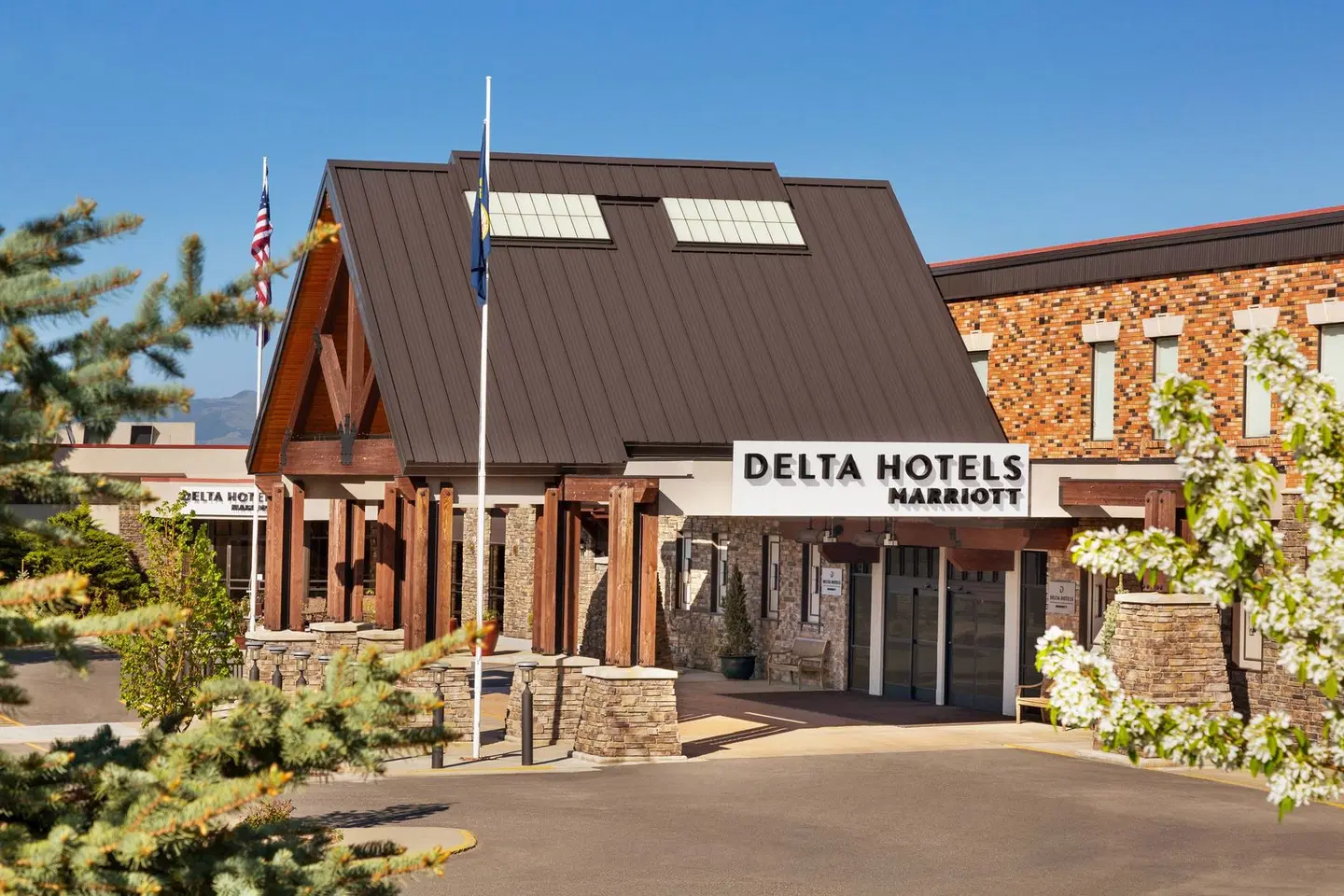 Delta Hotels by Marriott Helena Colonial EXTERIOR
