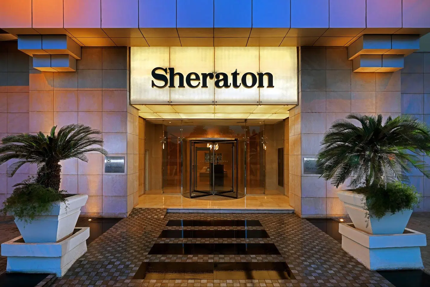 Sheraton Cairo Hotel & Casino EXTERIOR