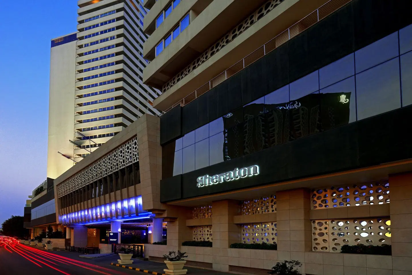 Sheraton Cairo Hotel & Casino EXTERIOR