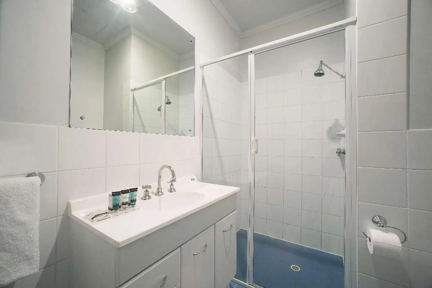 Franklin Central Apartments Badezimmer