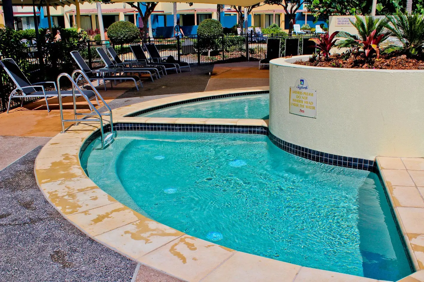 Oaks Seaforth Resort OUTDOOR_POOL